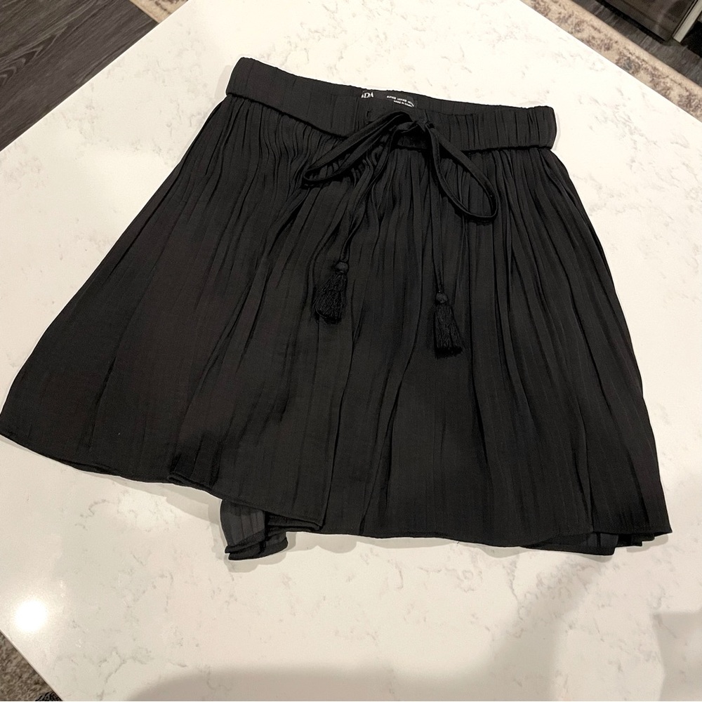 Zara Black Pleated Shorts